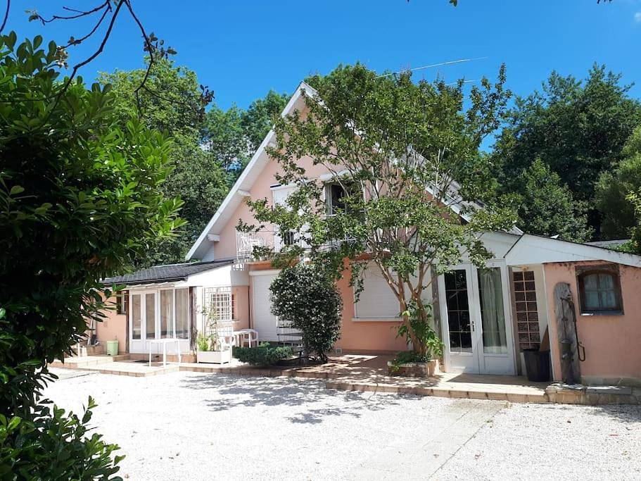Appartement entier, Two-Bedroom Apartment in Odos, Hautes-Pyrénées