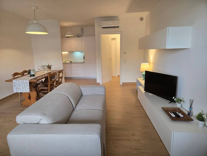 Entire apartment, Brema Beach Guest House in Colombare, Sirmione