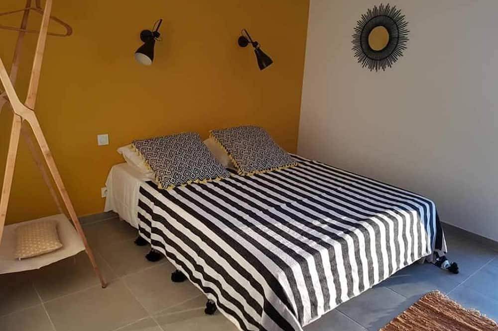 80m2 gîte with swimming pool in a peaceful natural setting between vineyards and garrigue (2) in Montagnac, Côte d'Améthyste