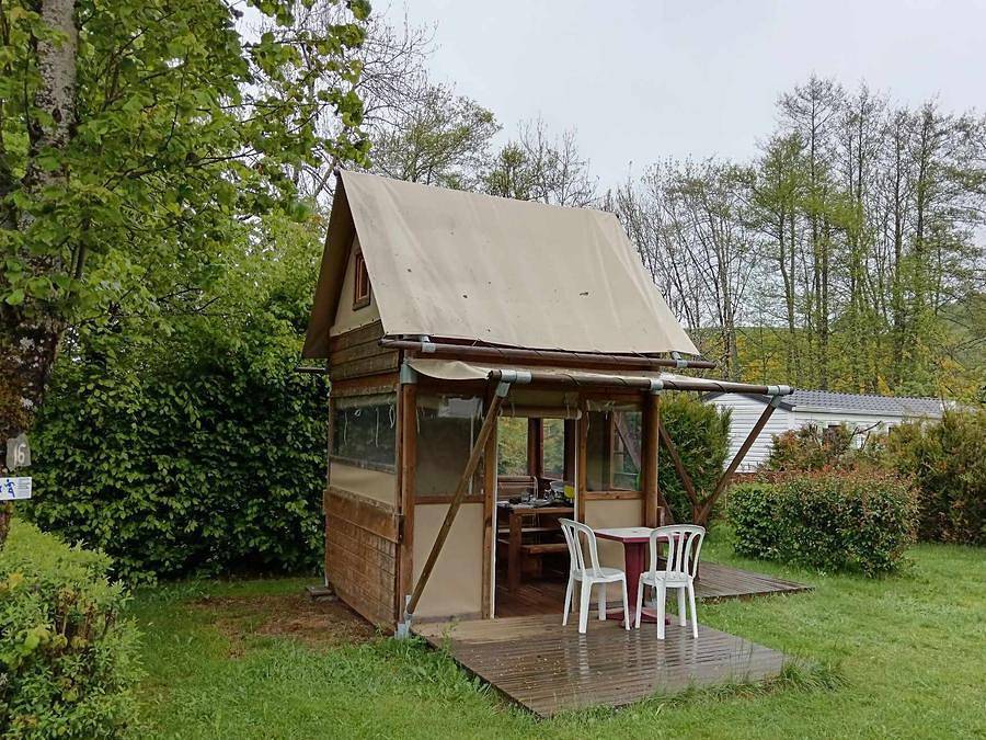 Camping La Vallée - Zelt 2 personen - Xl-Biwak in Perpezat, Regionaler Naturpark Volcans d'Auvergne