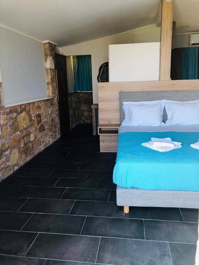 Chambre d’hôte pour 2 personnes, avec terrasse ainsi que vue et jardin à Zante - 4