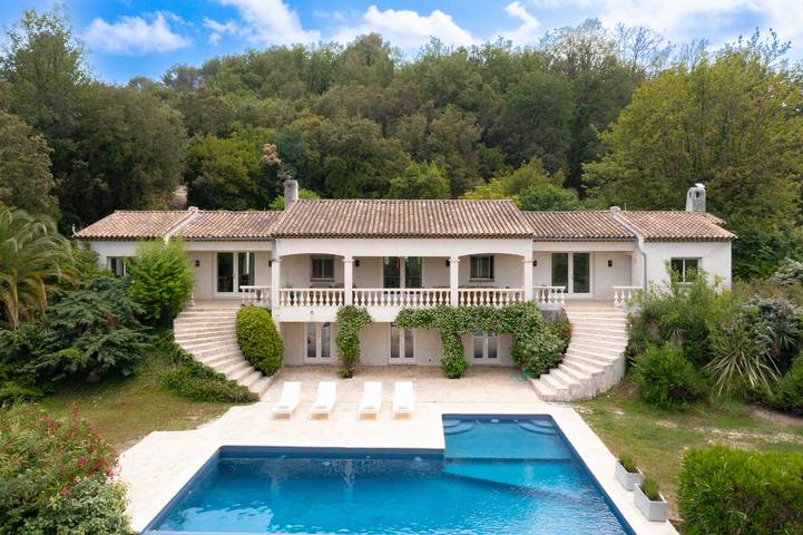 Gîte pour 10 personnes, avec piscine, adapté aux familles dans les Alpes maritimes - 2