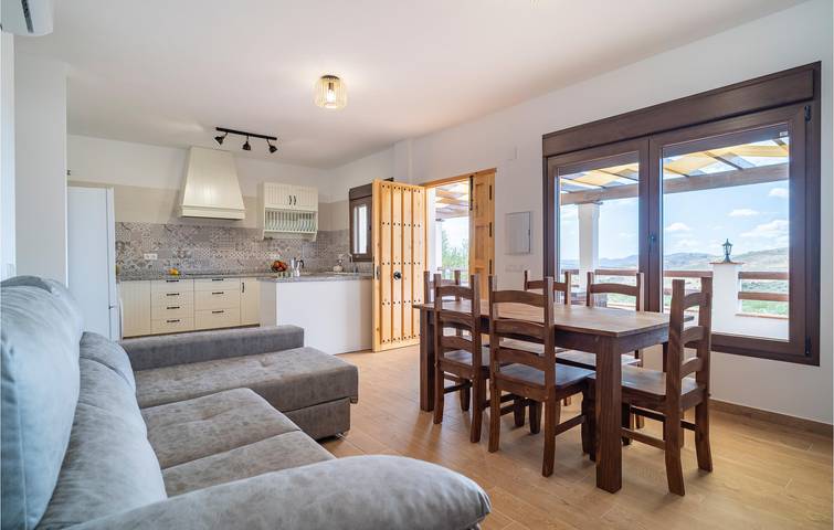 Cozy Apartment with Terrace near River & Restaurants in Mondrón, Periana