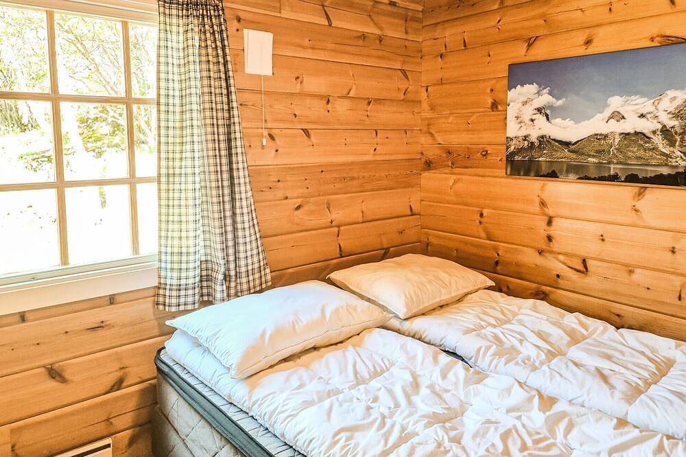 2 bedroom cozy home in Eikesdal in Nesset, Norra Fjordnorge