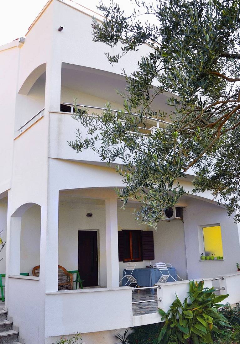 Ganze Wohnung, 2-Zimmer-Ferienwohnung am Strand Okrug Gornji, Ciovo A-459-a in Okrug Gornji, Ciovo