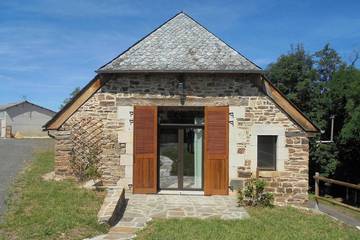 Location de vacances pour 10 personnes, avec jardin, animaux acceptés à Castelnau-de-Mandailles