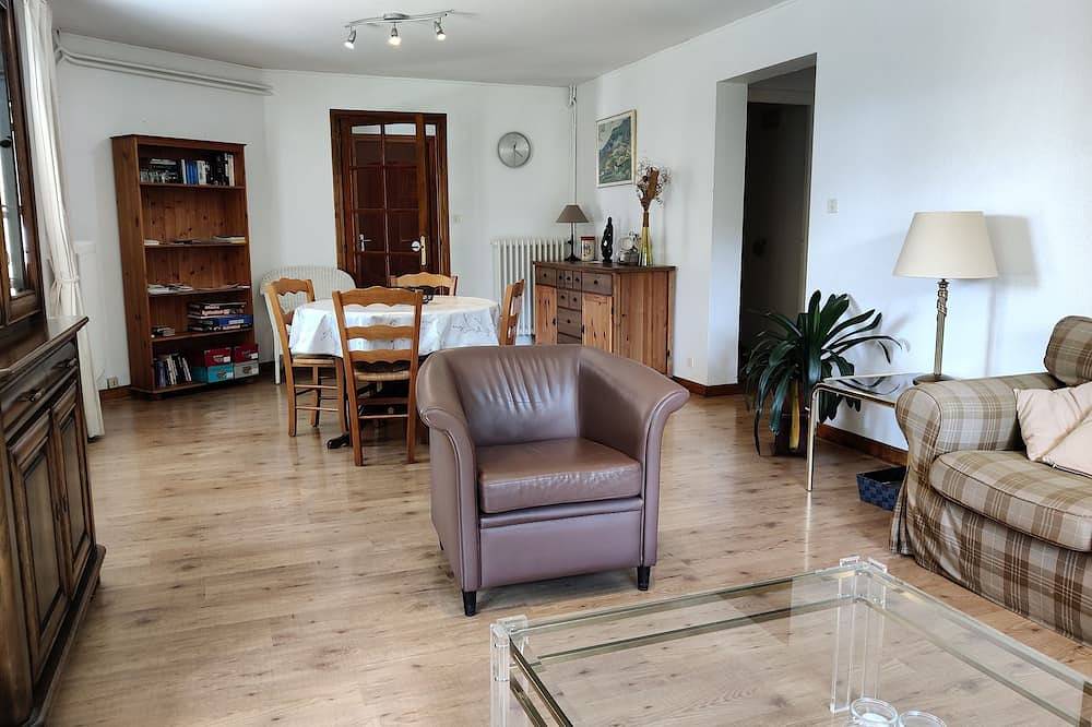 Appartement entier, Appartement spacieux dans une grande maison à Moulis in Moulis (Ariège), Parc naturel régional des Pyrénées ariégeoises
