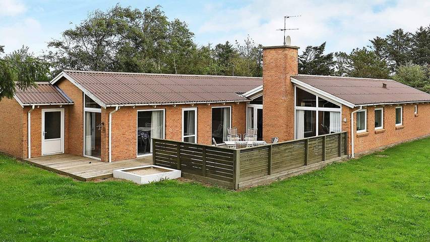 Ferienhaus für 9 Personen, mit Terrasse und Pool sowie Whirlpool und Sauna, mit Haustier in lønstrup