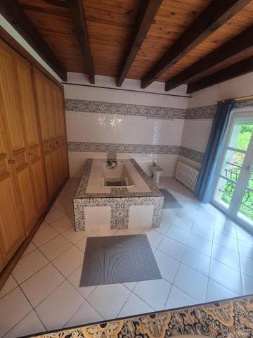 Maison d’hôte pour 2 personnes, avec vue et balcon à La Celle-sous-Gouzon