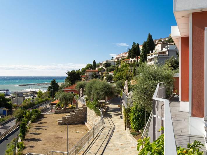 Ferienhaus für 2 Personen, mit Terrasse und Garten in San Lorenzo al Mare