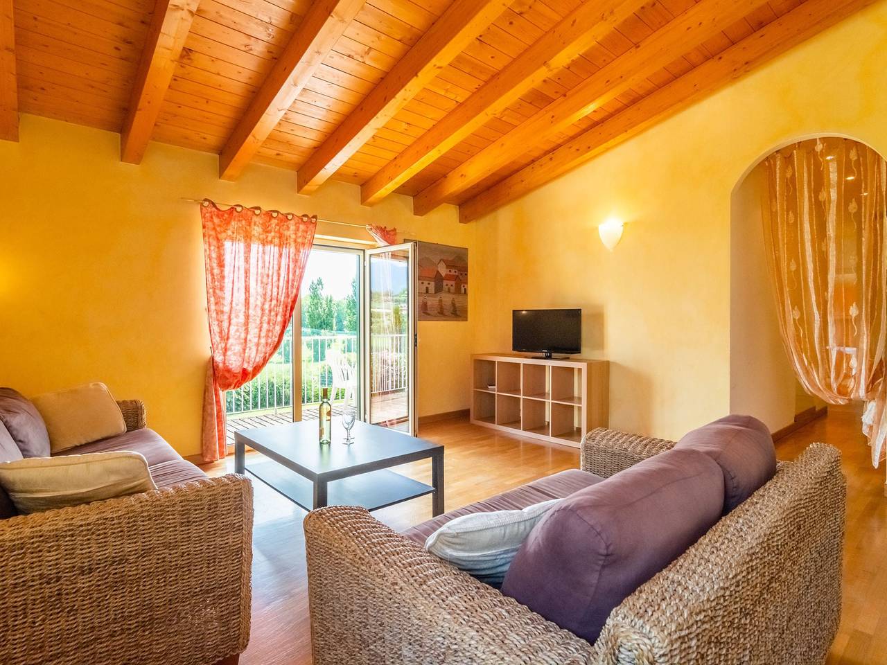 Appartement moderne à Salo avec piscine in Salò, Montagnes autour du lac de Garde