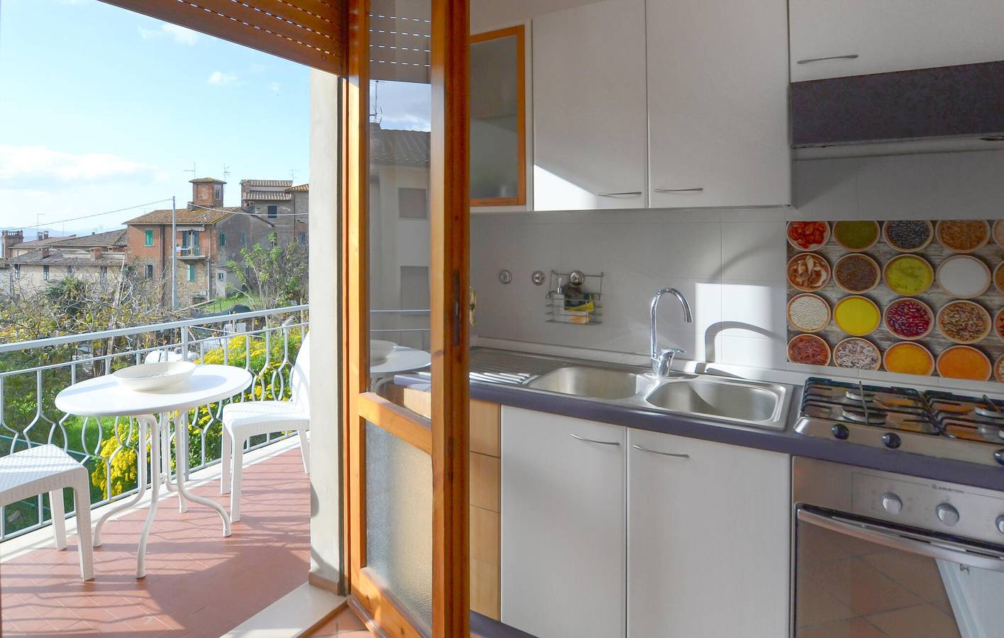 Appartement de vacances entier, Retraite en bord de mer avec garage et WiFi, près du Lago Trasimeno in Magione, Lac Trasimène