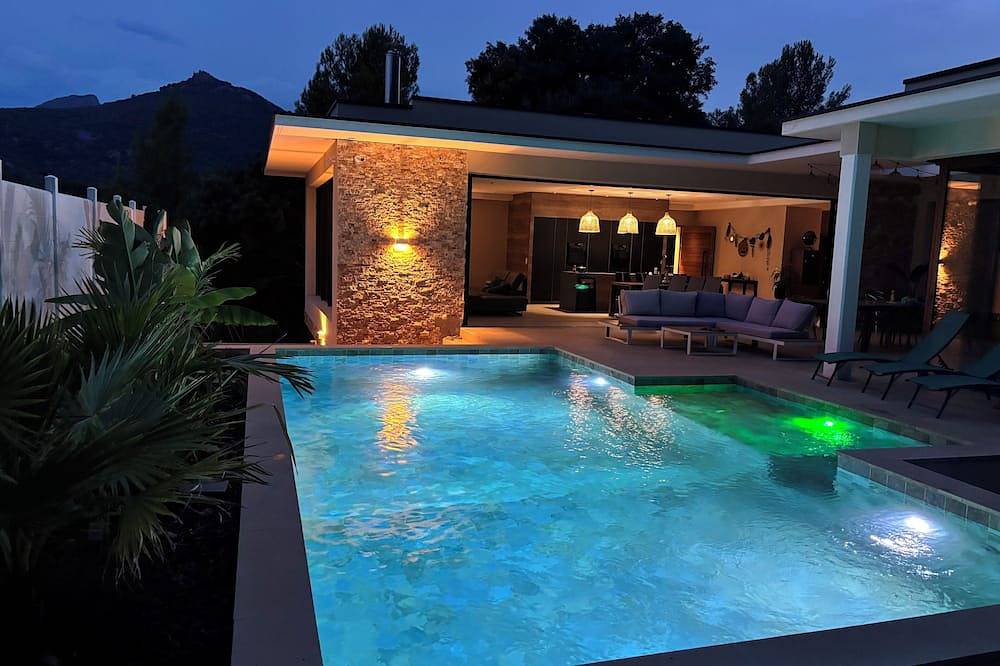 Vacation home for 10 people in Pic Saint Loup in Saint-Mathieu-de-Tréviers, Region de Montpellier