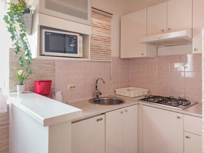 Ferienwohnung für 6 Personen, mit Terrasse und Garten in Peroj - 4