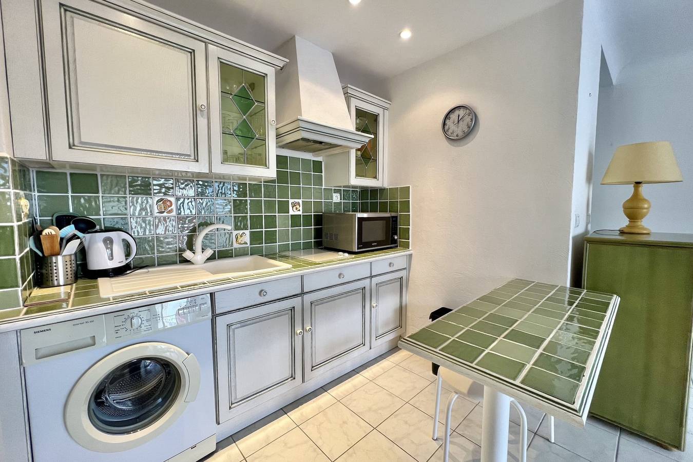 Entire studio, Bright studio with terrace and sea view in Cannes, Cannes region