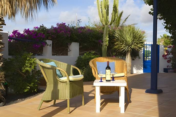 Ganze Wohnung, Ferienwohnung 'Chica' mit Meerblick, WLAN und Klimaanlage in Puerto del Carmen, Tías