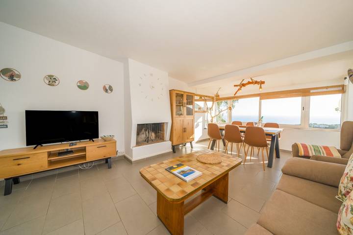 Villa Vista Lux  Private Urbanization With Pool And A C in Tossa de Mar, Costa Brava