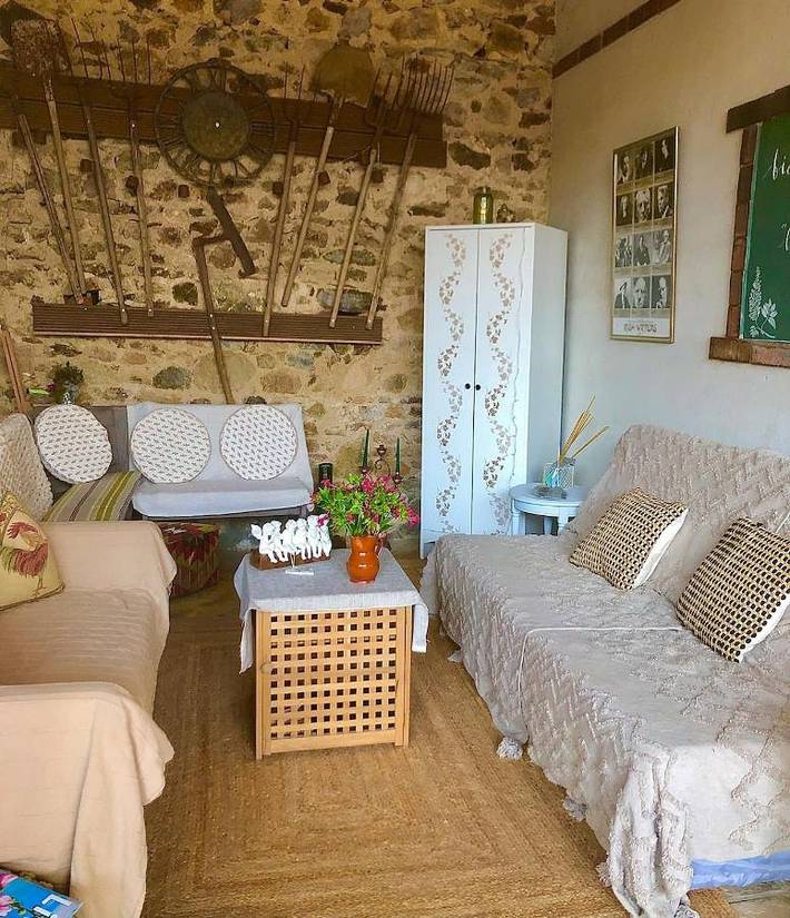 Location de vacances pour 3 personnes, avec Jacuzzi et Terrasse ainsi que Jardin et Vue à Abzac - 2