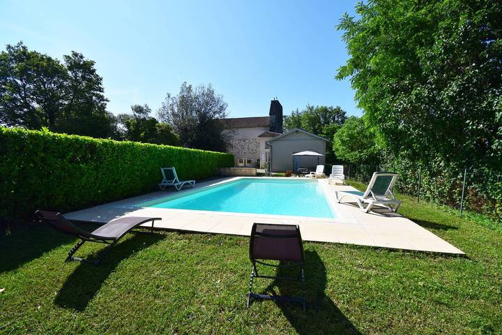 Gîte pour 6 personnes, avec piscine, animaux acceptés dans le Lot-et-Garonne