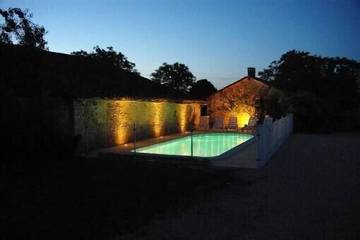 Gîte pour 16 personnes, avec jardin et terrasse à Usson-du-Poitou