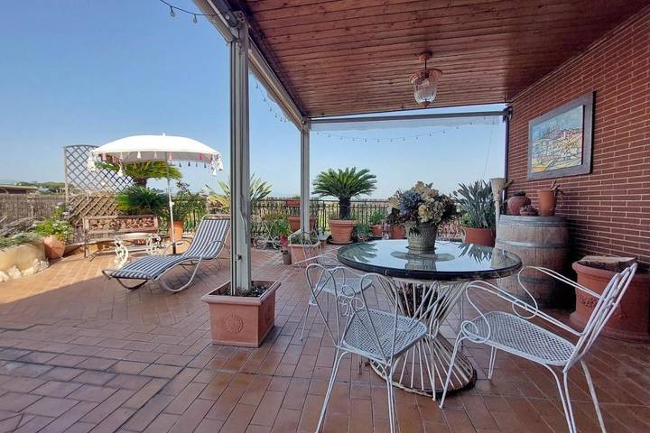 Gîte pour 8 personnes, avec terrasse et vue à Fonte Nuova - 2