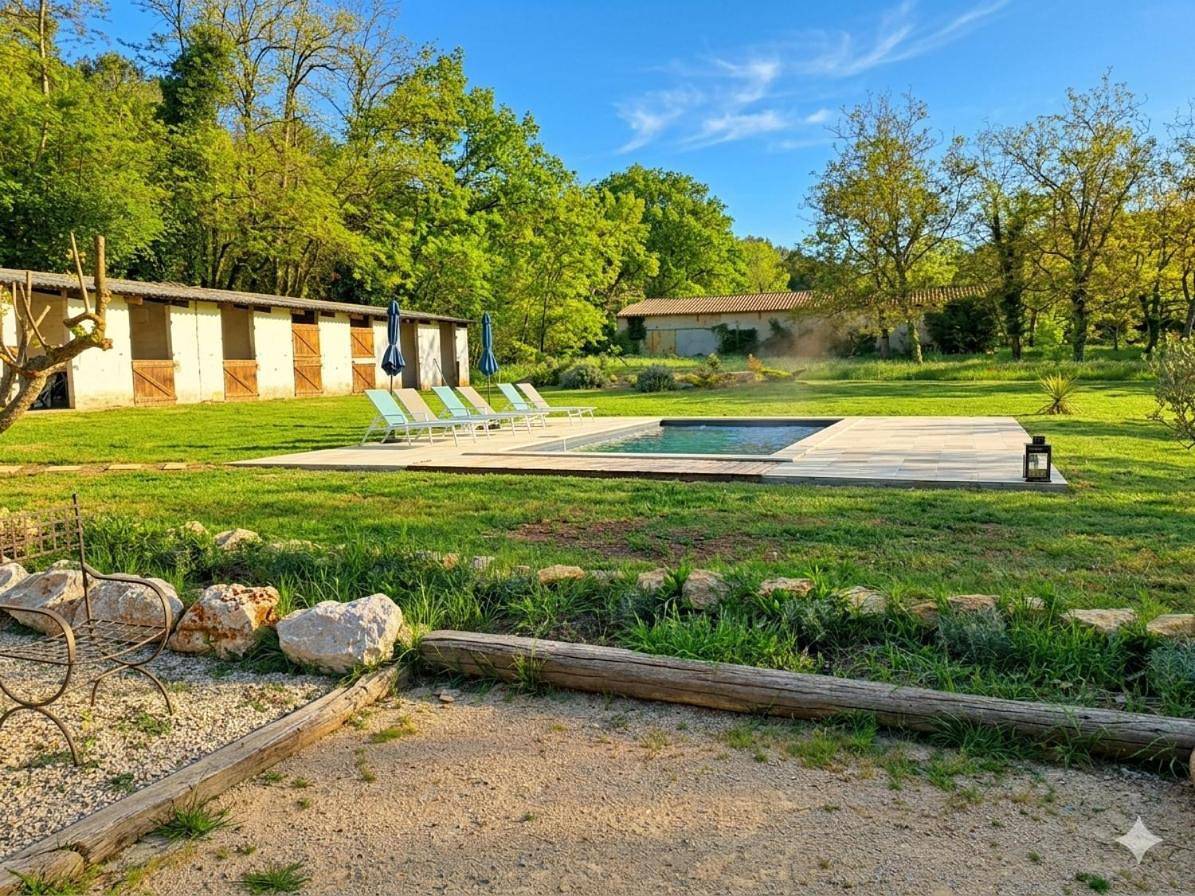 Four-Bedroom House in Lambesc, Région d'Aix-en-Provence