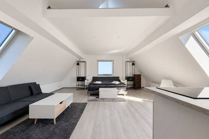 Ganze Wohnung, Modernes Dachstudio mit Küche & kostenlosem Parkplatz in Bielefeld, Nordrhein-Westfalen