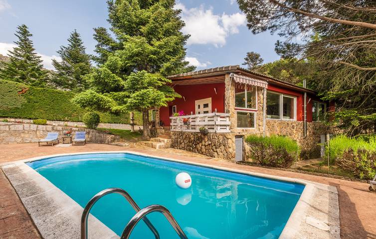Gemütliche Wohnung mit Pool und Garten in der Nähe von Mataelpino in El Boalo, Área Metropolitana de Madrid
