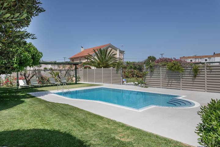 Villa für 6 Personen, mit Balkon und Garten in Laganas, Zakynthos