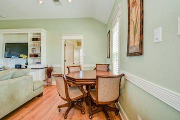 Vacation Home for 16 Guests in Galveston Island, Galveston, Picture 4