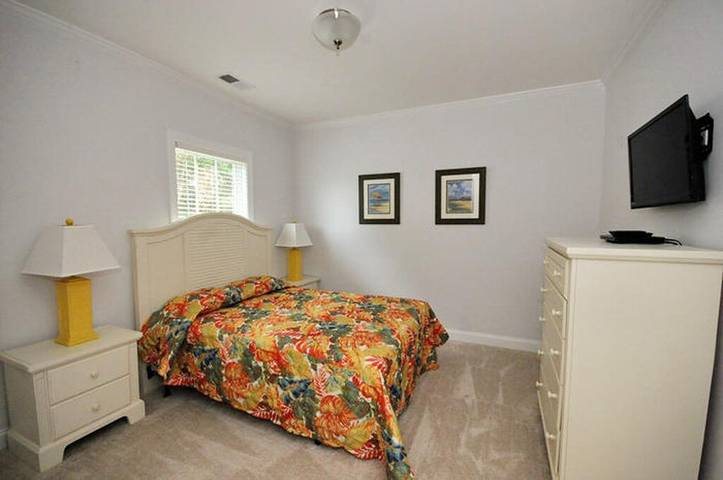 Vacation house for 11 people, with yard and balcony in North Myrtle Beach