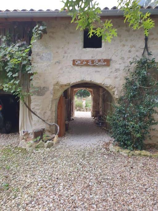 Location de vacances pour 6 personnes, avec terrasse et jardin à Cubnezais - 2
