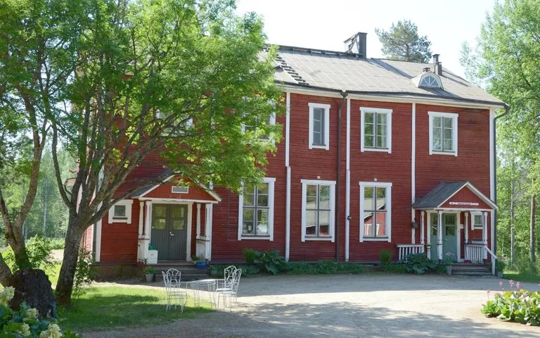 Gästehaus für 4 Personen, mit Sauna und Seeblick sowie Terrasse und Garten - 1