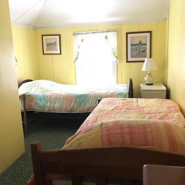 Vacation Home for 10 Guests in Old Orchard Beach, Maine, Picture 2