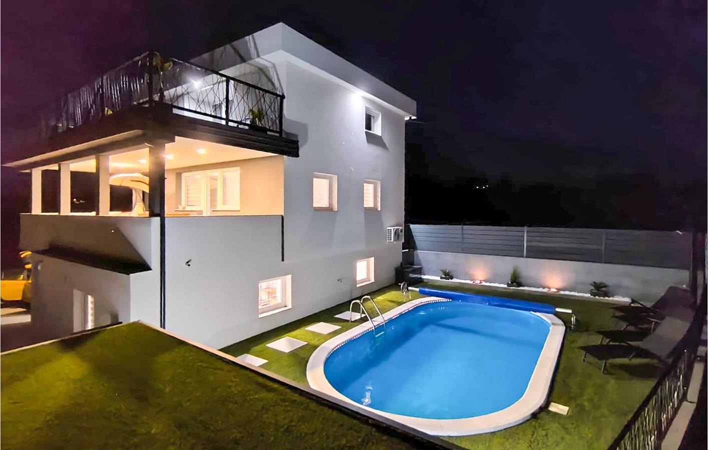 Familienfreundliche 140 m² große Ferienwohnung mit Pool, WLAN und Zugang zum Fluss in Općina Hum na Sutli, Krapina-Zagorje