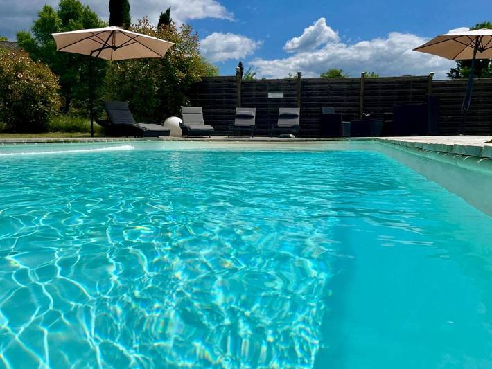Location de vacances pour 7 personnes, avec jardin et vue ainsi que terrasse et piscine, adapté aux familles à Beaulieu (Largentière) - 4