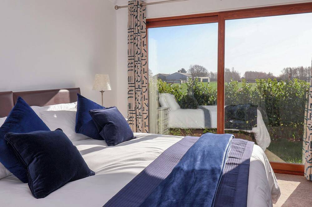 Star Carr Lakes, family friendly, with a garden in Brandesburton in Brandesburton, East Riding of Yorkshire