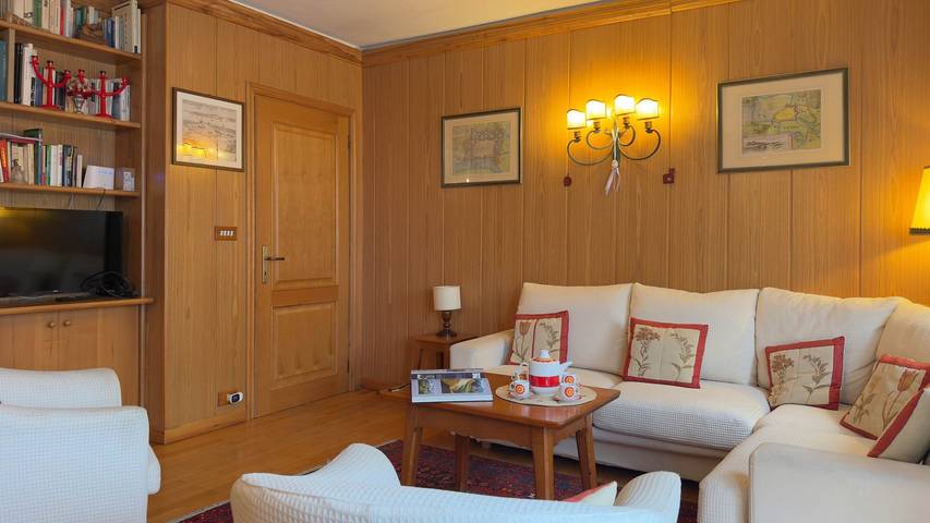 Ganze Wohnung, Ferienwohnung für 5 Personen mit Balkon in Cortina d'Ampezzo, Dolomiti Superski