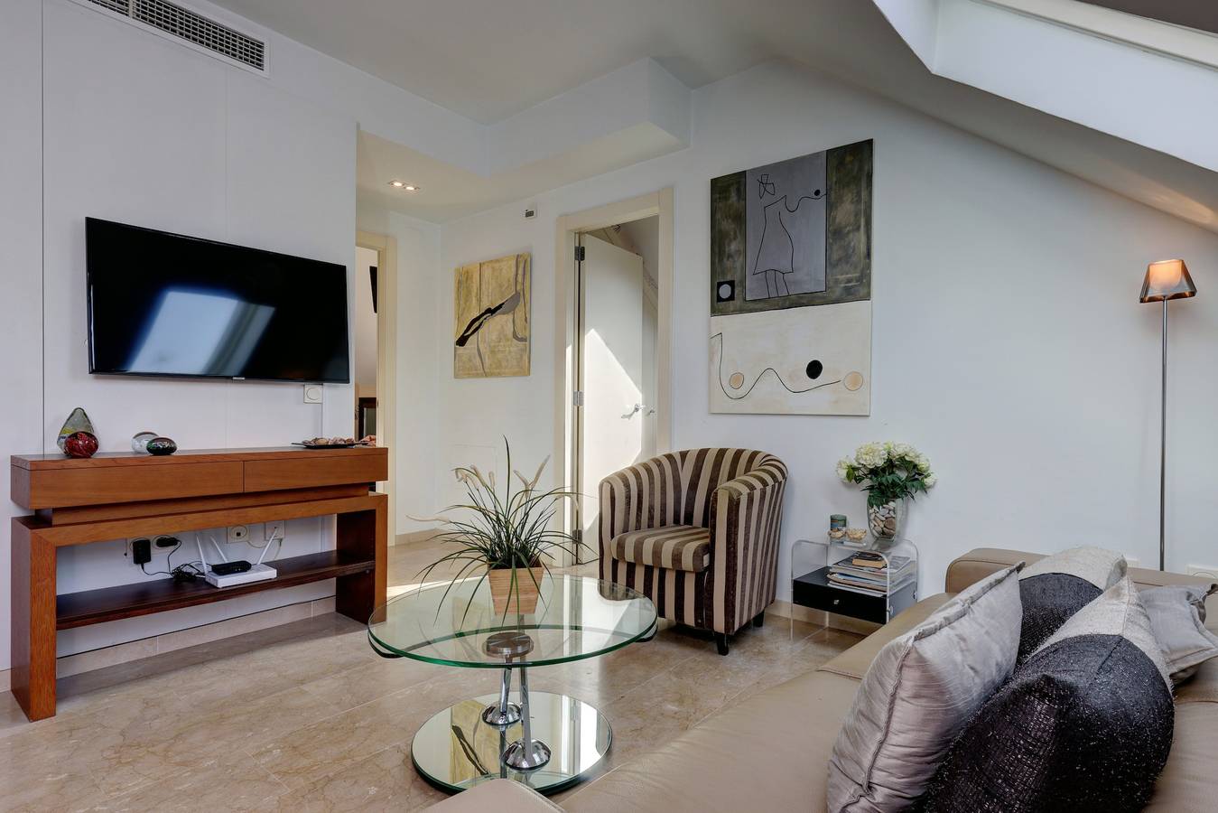 Central Apartment close to the Beach with Sea View, Terrace & Wi-Fi in Playa de Santa Amalia (Fuengirola), Fuengirola