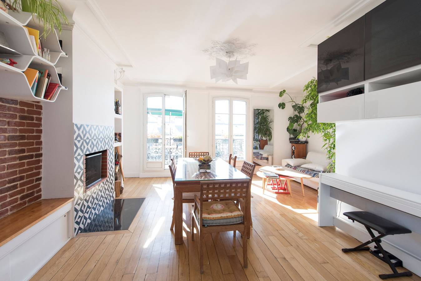 Entire apartment, By the Palais Royal in Paris in Paris, Ile de France