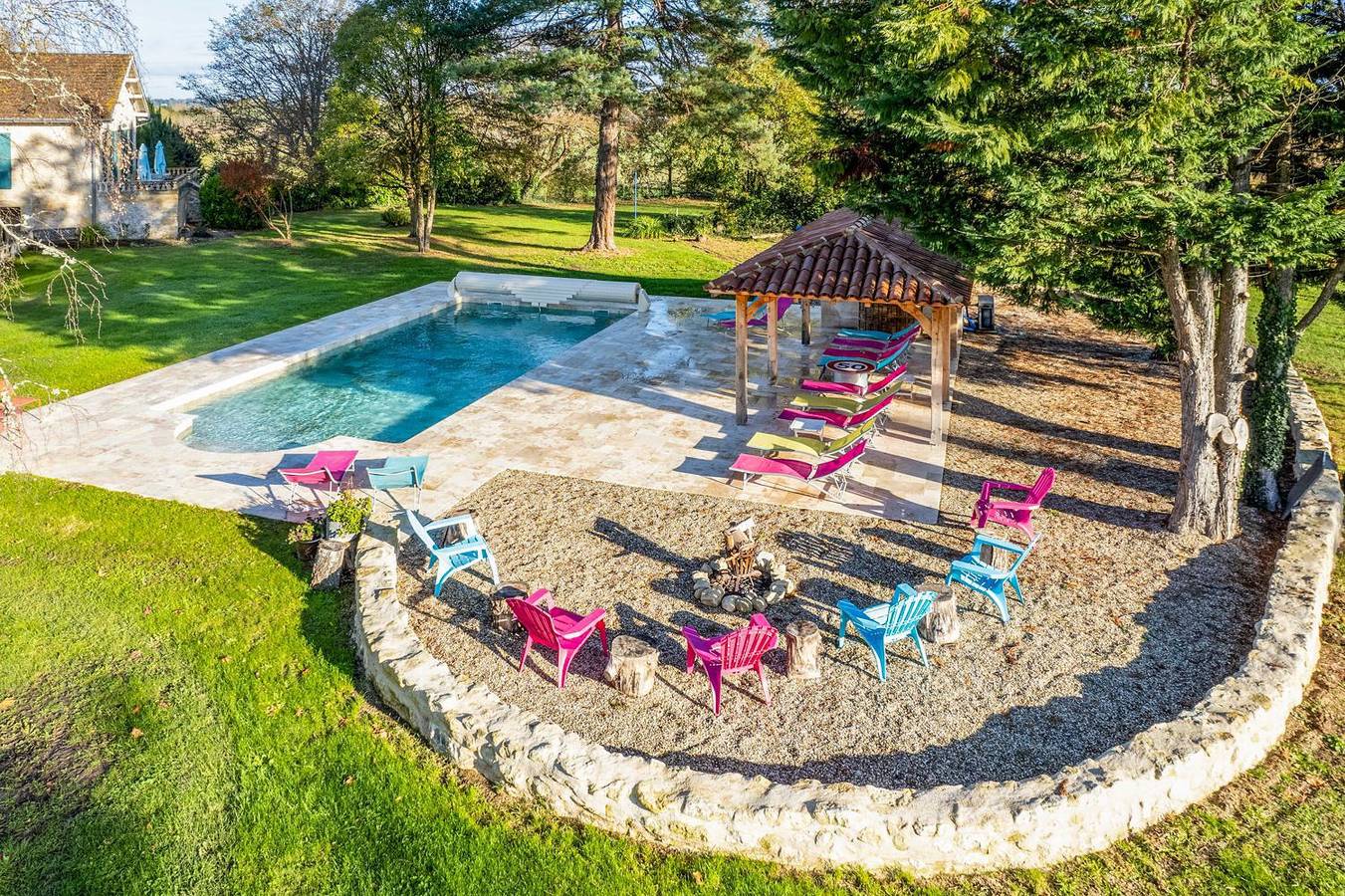 Villa pour 20 personnes avec terrasse in Eynesse, Région de Libourne