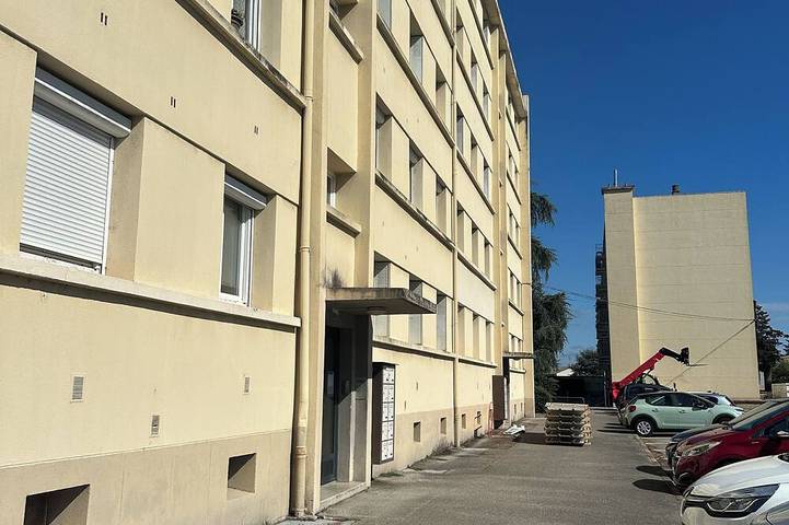 Appartement entier, 2 chambres • Balcon vue Crussol • Proche Valence in Guilherand-Granges, Région de Tournon-sur-Rhône
