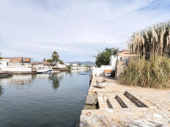 Villa für 4 Personen, mit Garten in Empuriabrava