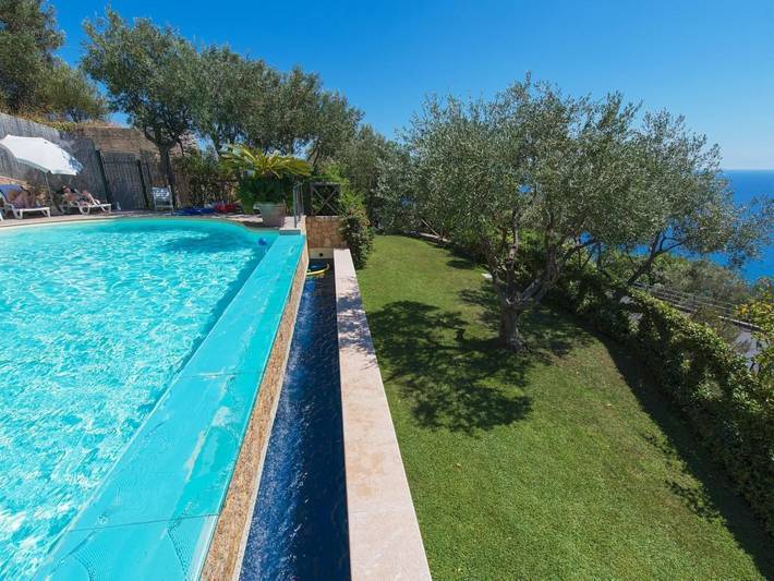 Gîte pour 2 personnes, avec jardin et piscine, animaux acceptés dans Finale Ligure - 4