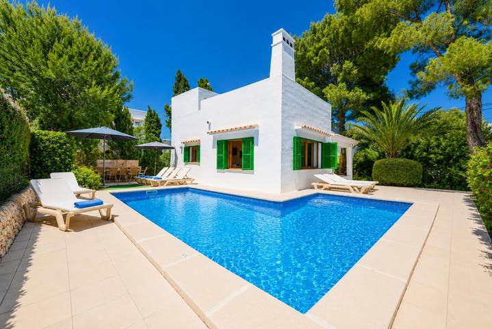 Ferienhaus für 10 Personen, mit Meerblick und Terrasse sowie Garten in Cala d'Or