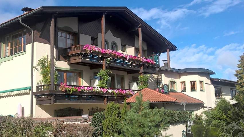 Appart’hôtel pour 3 personnes, avec vue et jardin, animaux acceptés