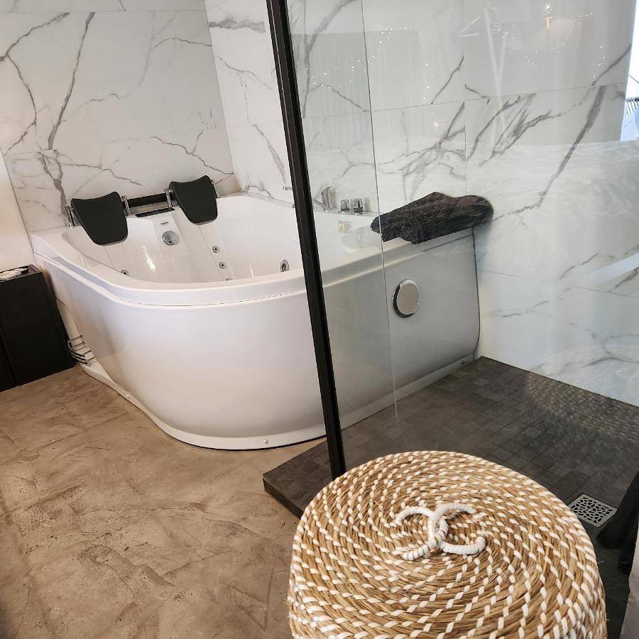 Appartement entier, Coconbleu, balnéo double in Solliès-Toucas, Côte méditerranéenne (France)