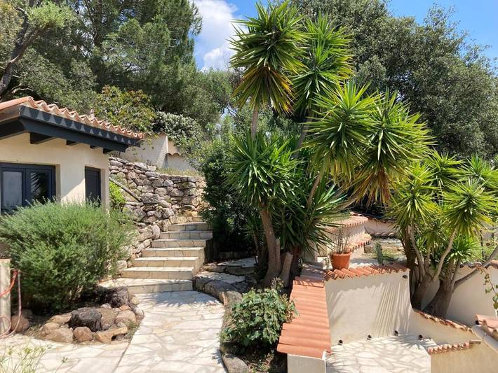 Gîte pour 2 personnes, avec jardin ainsi que terrasse et vue dans Olmeto Plage - 3
