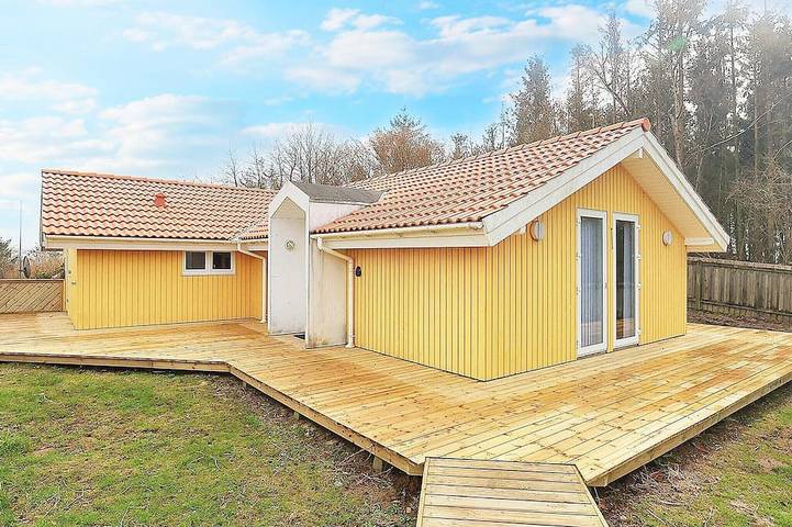 Ferienhaus für 10 Personen, mit Whirlpool und Terrasse sowie Garten und Pool