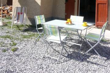 Gîte pour 4 personnes, avec terrasse et jardin à Villars-Colmars